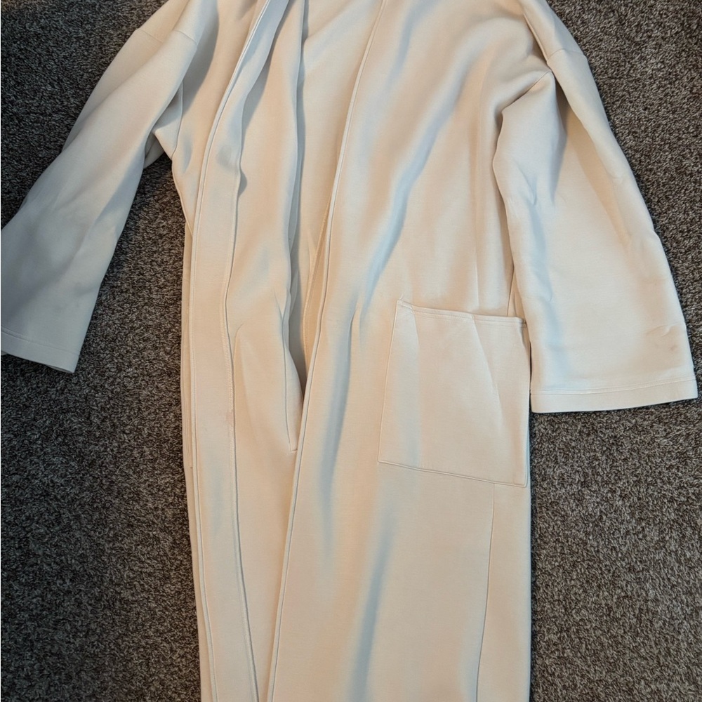 Leze The Label Cream Coat